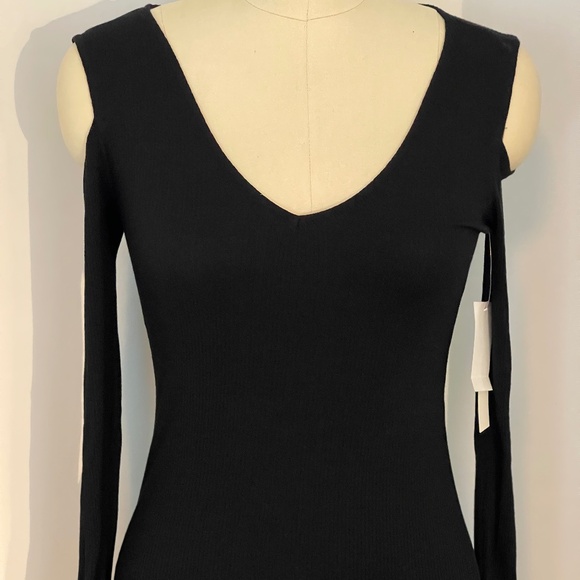 Design Lab Long Sleeve Black Cold Shoulder Top- Size Medium- New With Tags - Picture 1 of 7